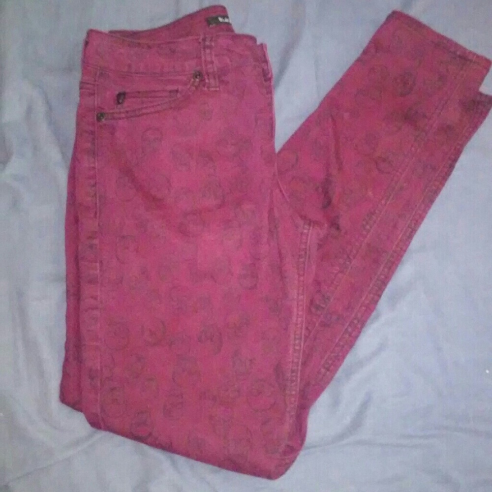NWOT Juniors Black Heart Maroon Skull Pants